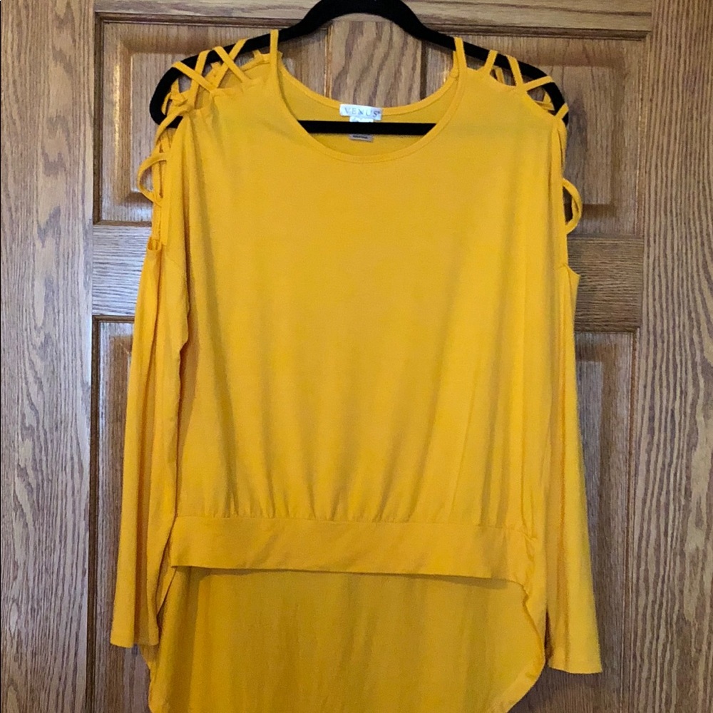 Venus sleeve detailed long sleeve top